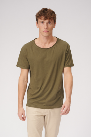 Camiseta con cuello profundo - Verde oliva