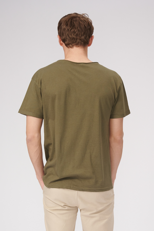 Camiseta con cuello profundo - Verde oliva