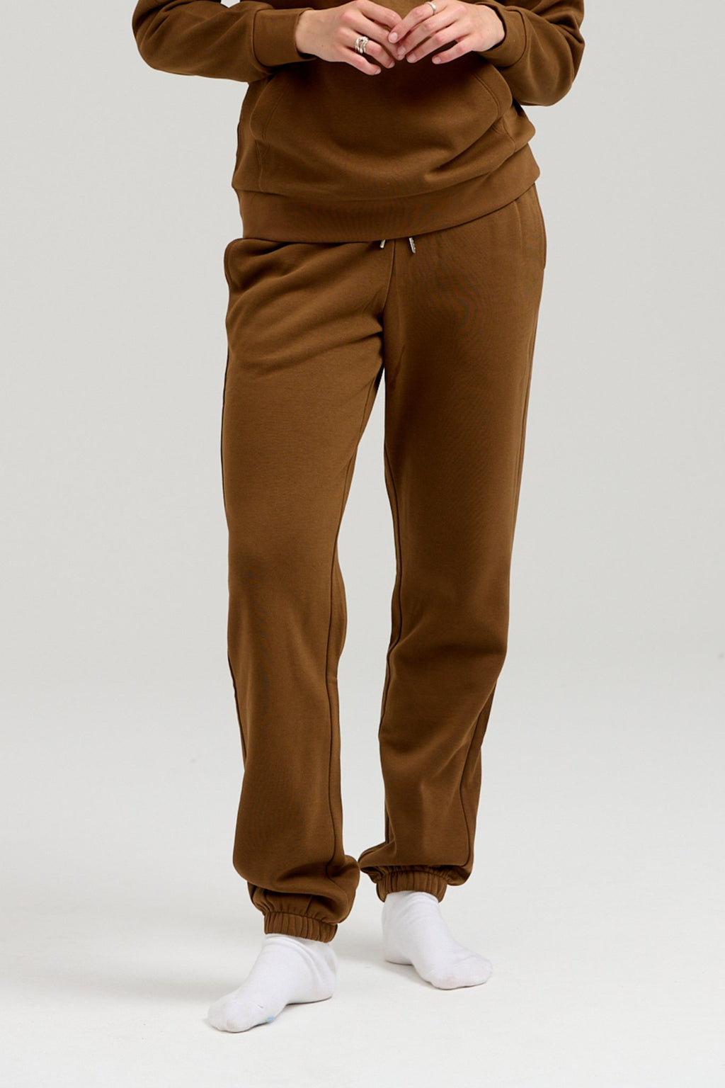 Basic SweatSuit with Soodie (Brown) - Paquete (mujeres)