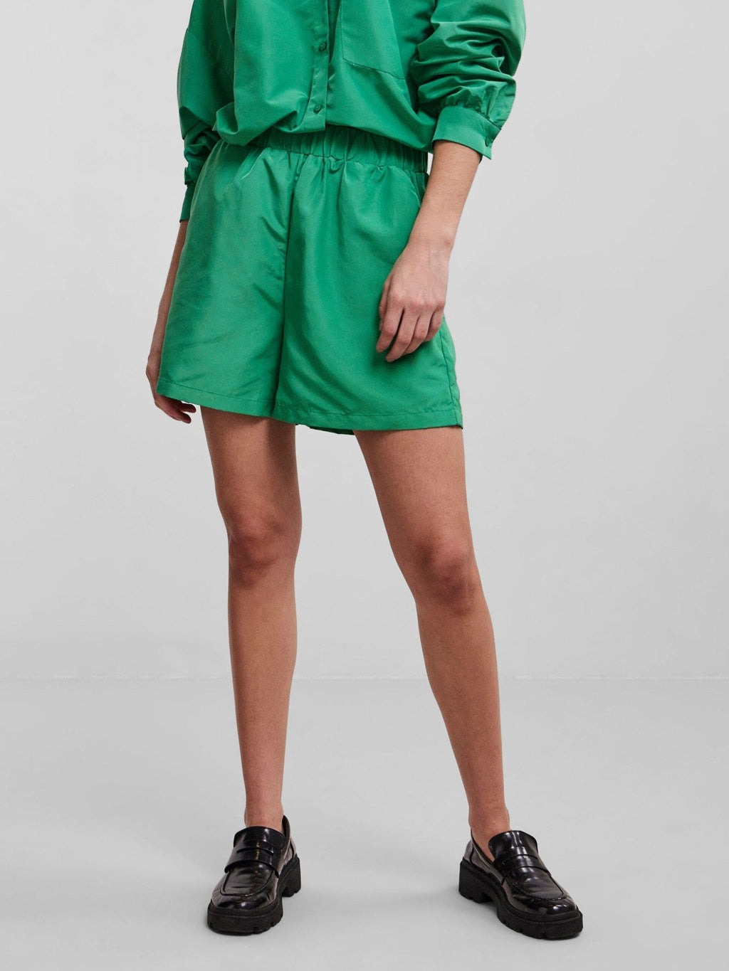 Pantalones cortos de cintura alta de Chrilina - verde simple