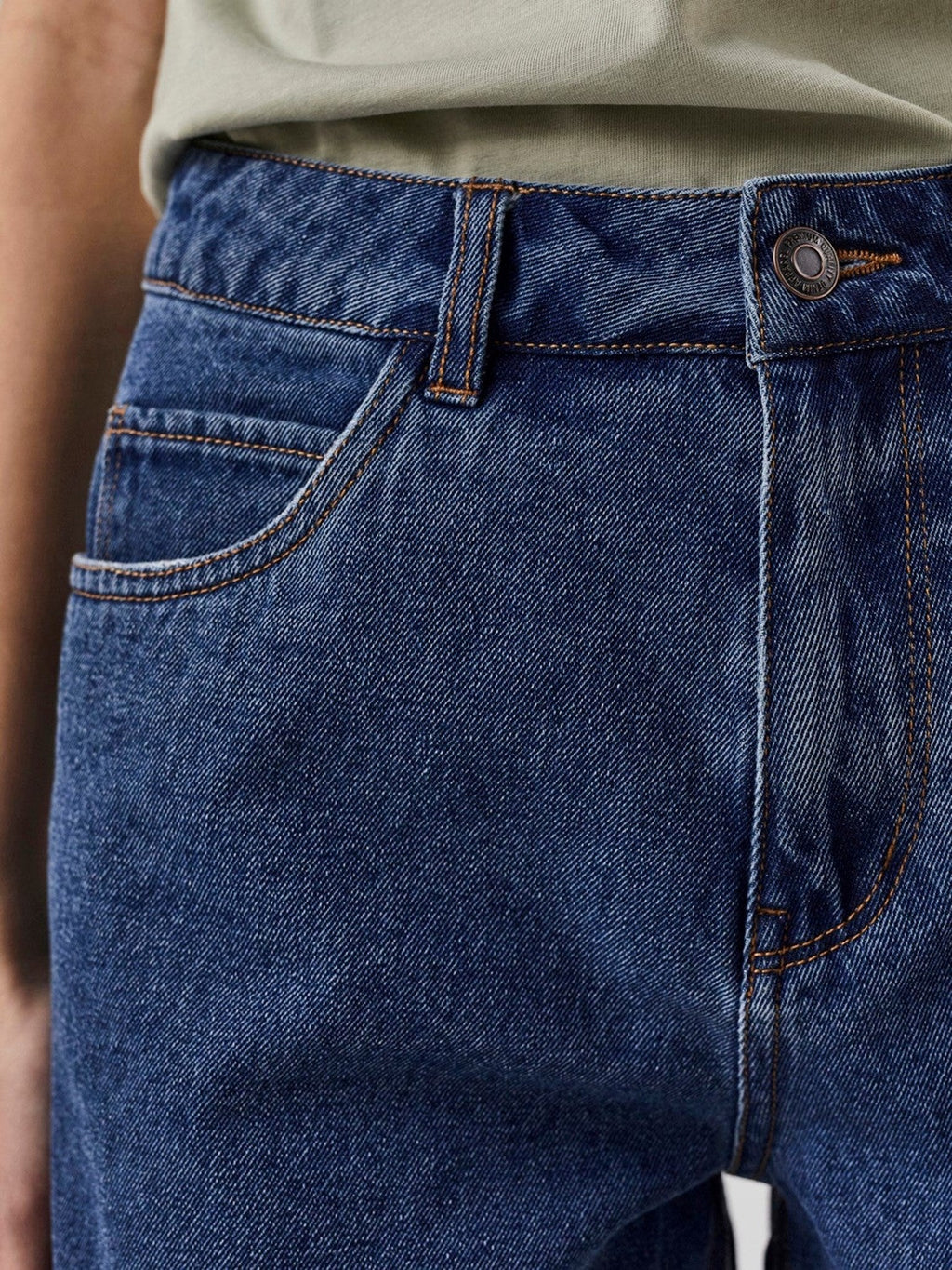 Pantalones cortos sueltos - mezclilla azul medio