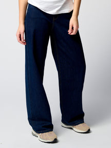 El rendimiento original de los jeans anchos - mezclilla azul oscuro